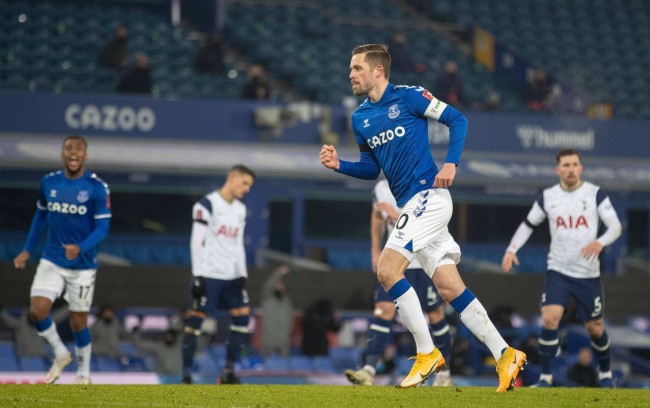 更是对整个 更是对整个